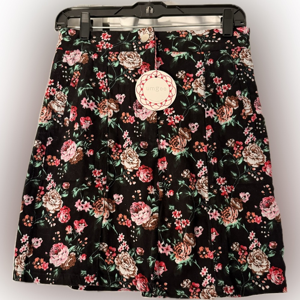Umgee Floral Mini Skirt | Size Small 🌸